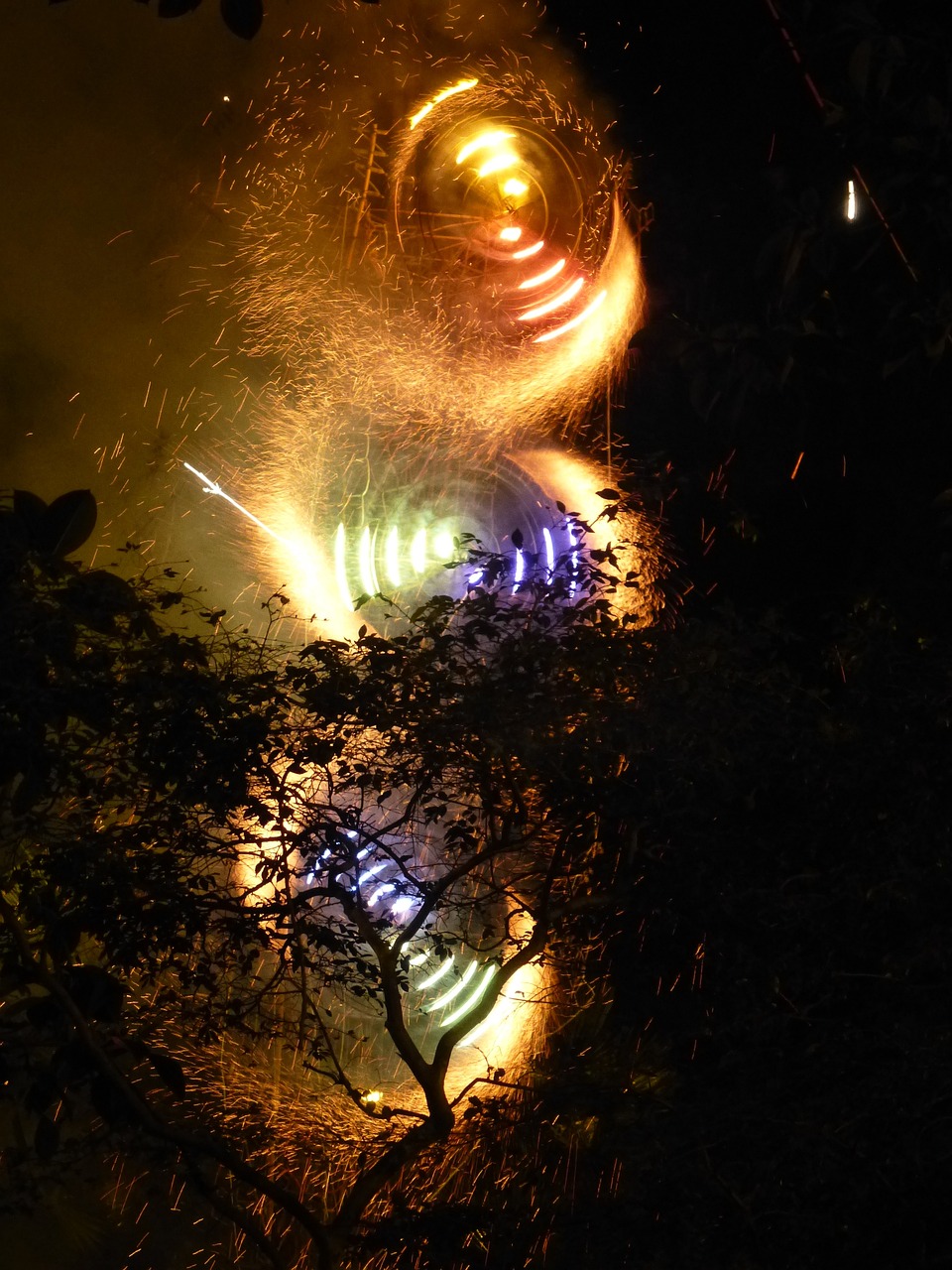 葫蘆島煙花秀，夜間盛宴的璀璨綻放